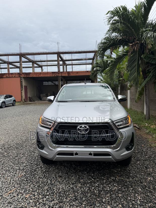 New Toyota Hilux 2025 Green