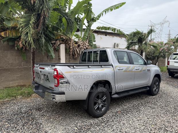 New Toyota Hilux 2025 Green