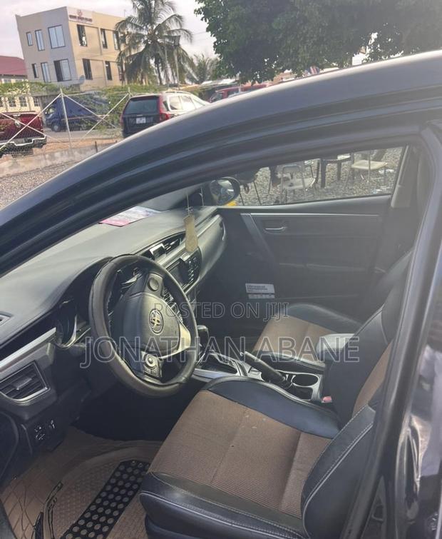 Toyota Corolla 2015 Black