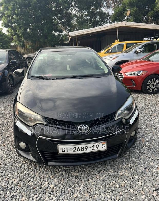 Toyota Corolla 2015 Black