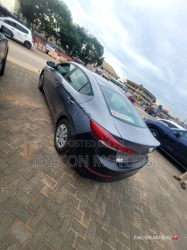 Hyundai Elantra SE 2018 Gray