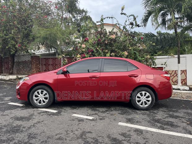 Toyota Corolla 2014 Red