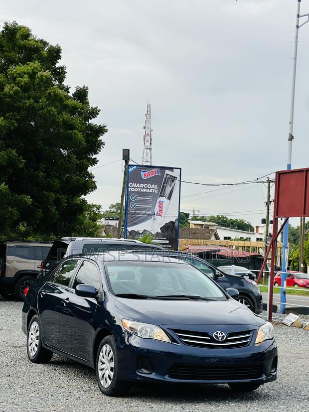 Toyota Corolla LE Special Edition 4dr Sedan (1.8L 4cyl 4A) 2013 Blue