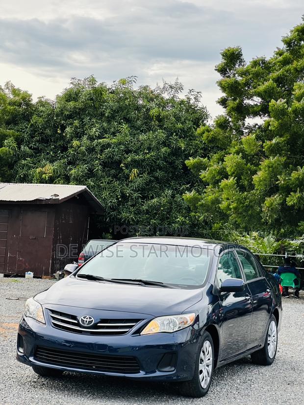 Toyota Corolla LE Special Edition 4dr Sedan (1.8L 4cyl 4A) 2013 Blue