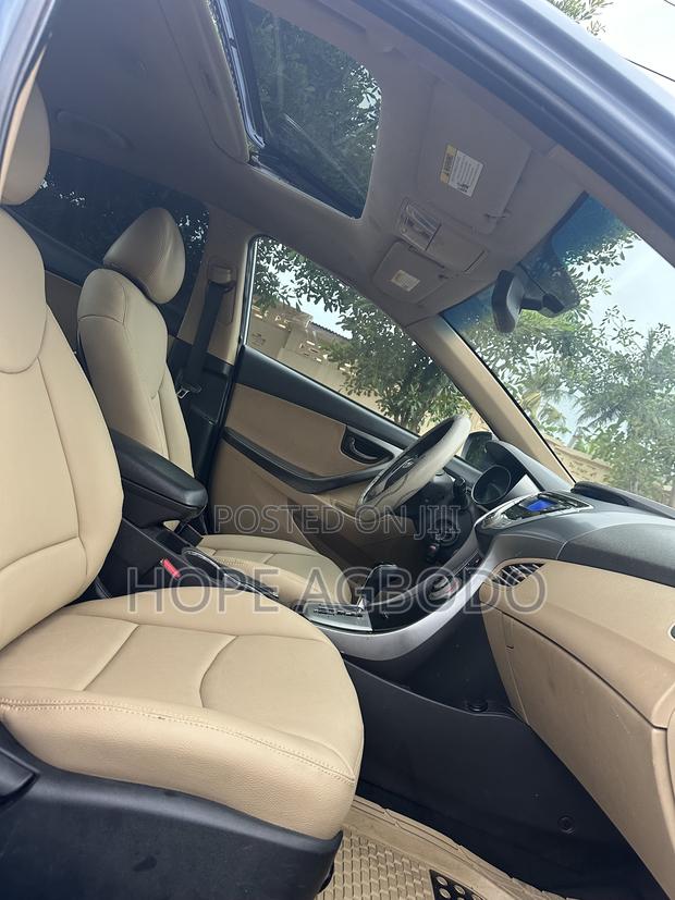 Hyundai Elantra Limited Sedan FWD (1.8L 4cyl 6A) 2013