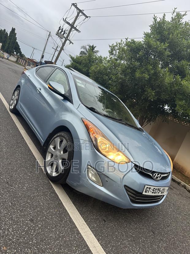 Hyundai Elantra Limited Sedan FWD (1.8L 4cyl 6A) 2013