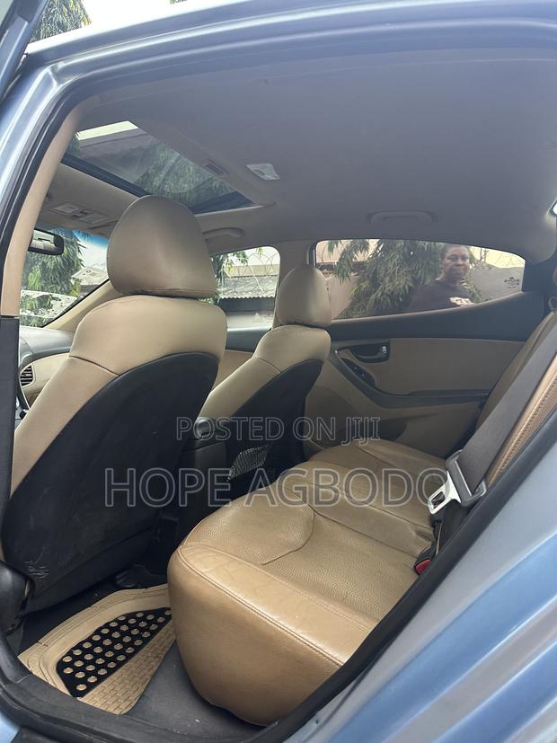 Hyundai Elantra Limited Sedan FWD (1.8L 4cyl 6A) 2013