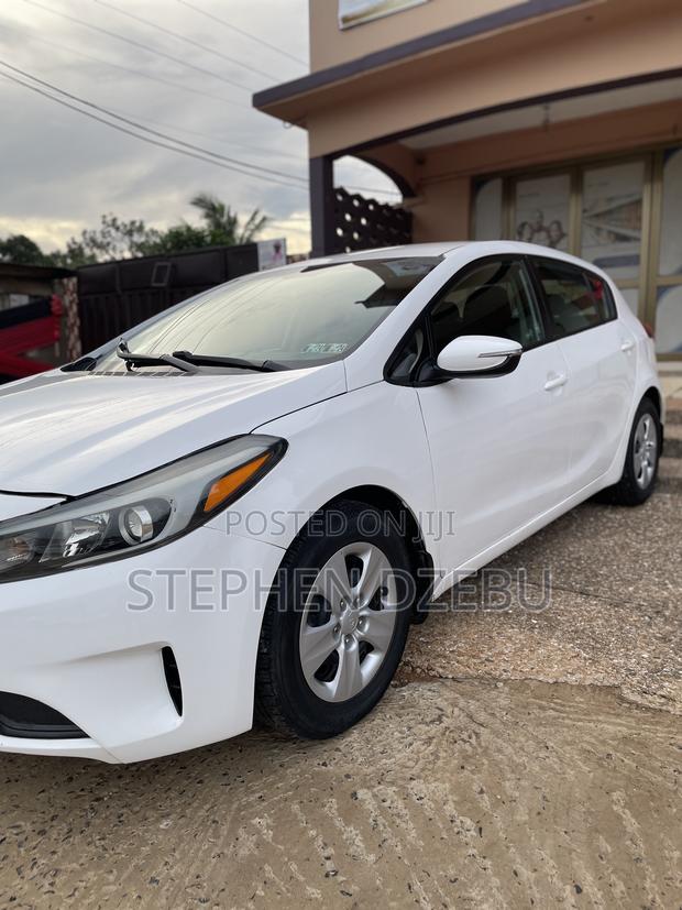 Kia Forte SX Hatchback 2017 White