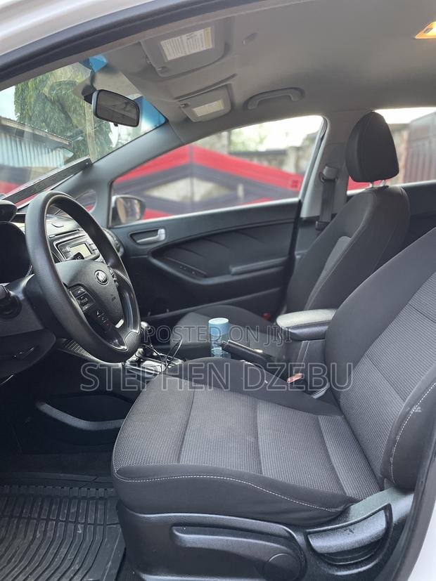 Kia Forte SX Hatchback 2017 White