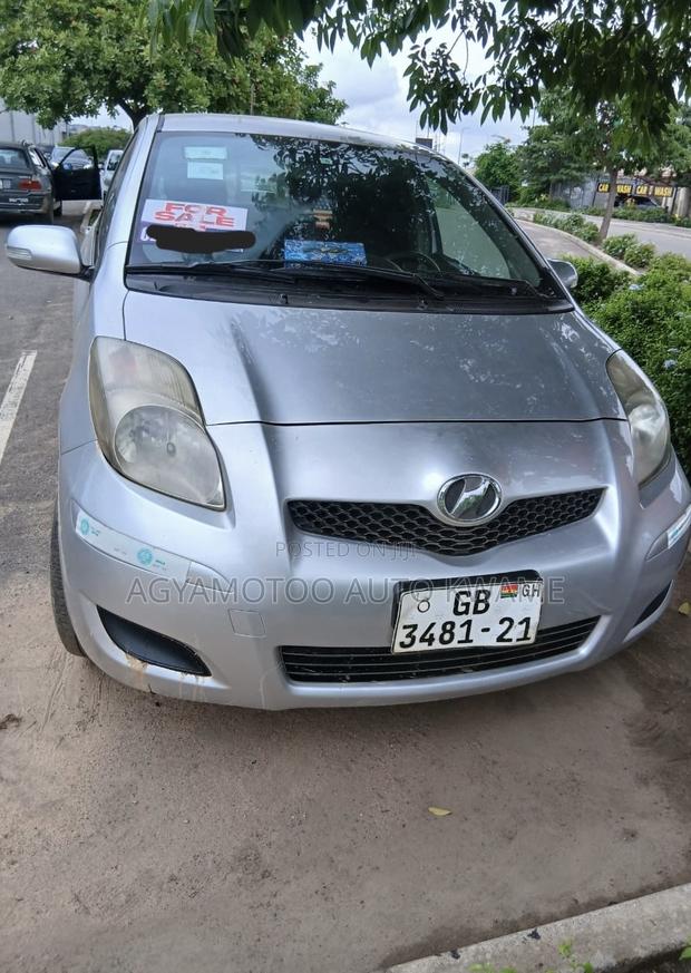 Toyota Vitz 1.3 AWD 3dr 2010 Silver