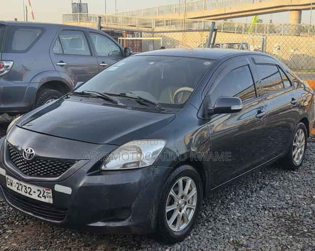 Toyota Belta 2010 Blue