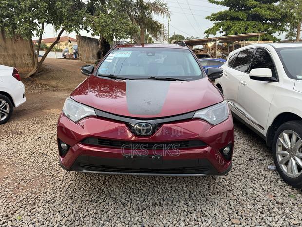 Toyota RAV4 2018 Burgundy