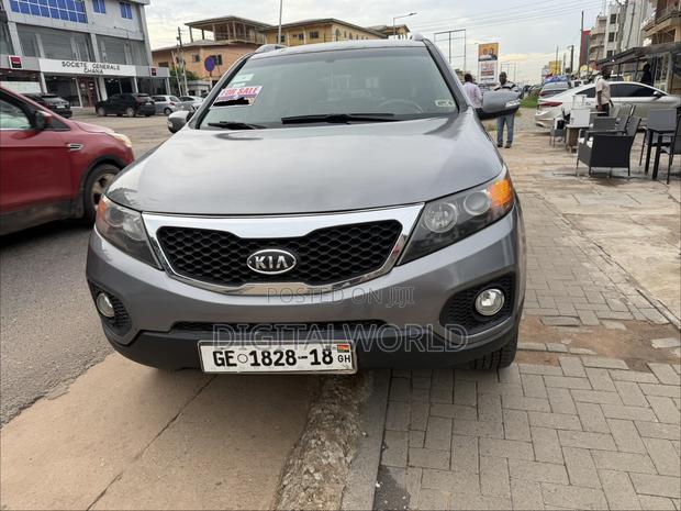 Kia Sorento LX 2012 Silver