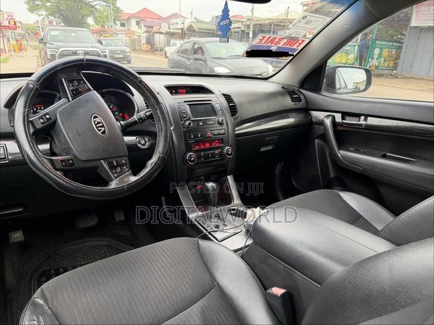 Kia Sorento LX 2012 Silver