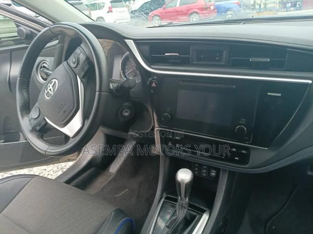 Toyota Corolla L 4dr Sedan (1.8L 4cyl CVT) 2017 Gray