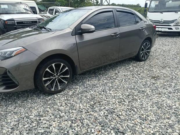 Toyota Corolla L 4dr Sedan (1.8L 4cyl CVT) 2017 Gray