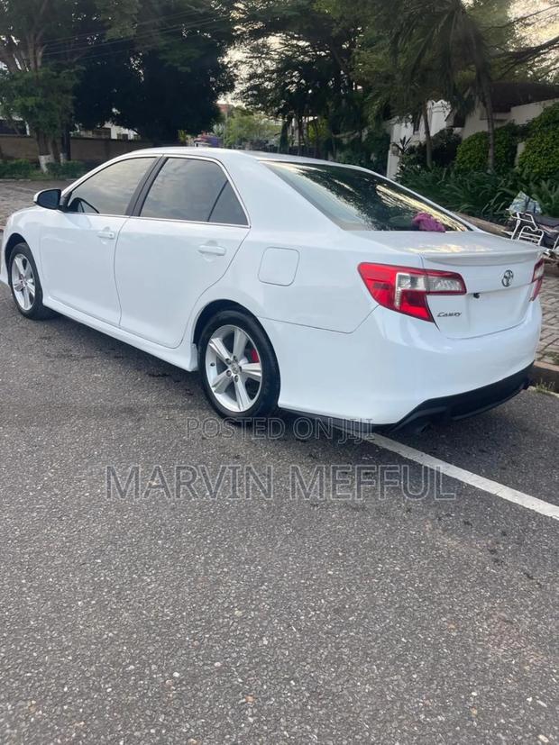 Toyota Camry SE Sport 4dr Sedan (2.5L 4cyl 6A) 2014 White