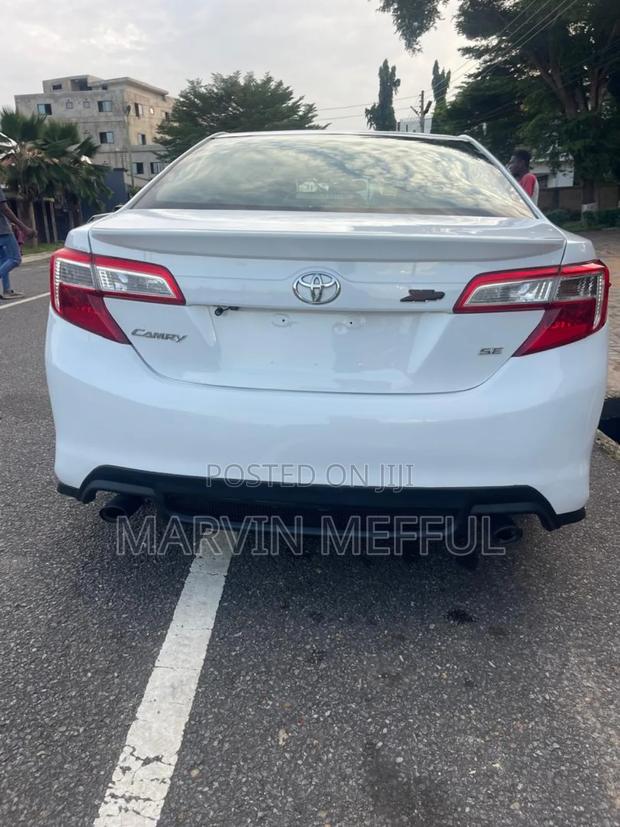 Toyota Camry SE Sport 4dr Sedan (2.5L 4cyl 6A) 2014 White