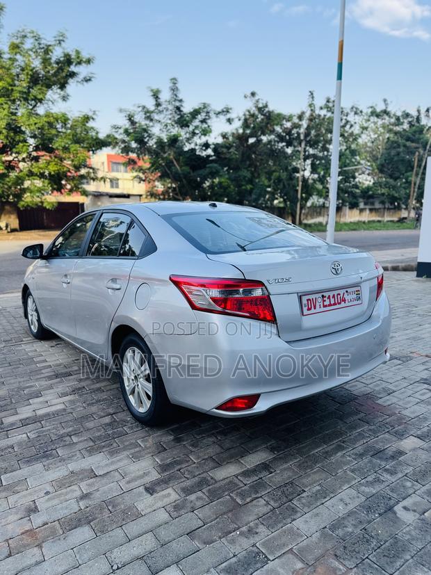 Toyota Yaris 2014 Silver