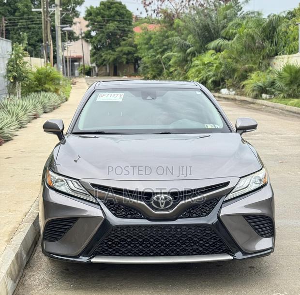 Toyota Camry 2019 Gray