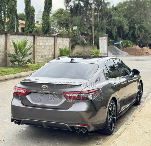 Toyota Camry 2019 Gray