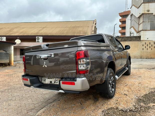 Mitsubishi L200 Sportero 2.4 Diesel 2021 Brown