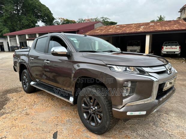 Mitsubishi L200 Sportero 2.4 Diesel 2021 Brown