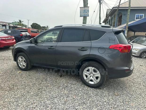 Toyota RAV4 2014