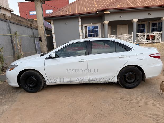 Toyota Camry 2017 White