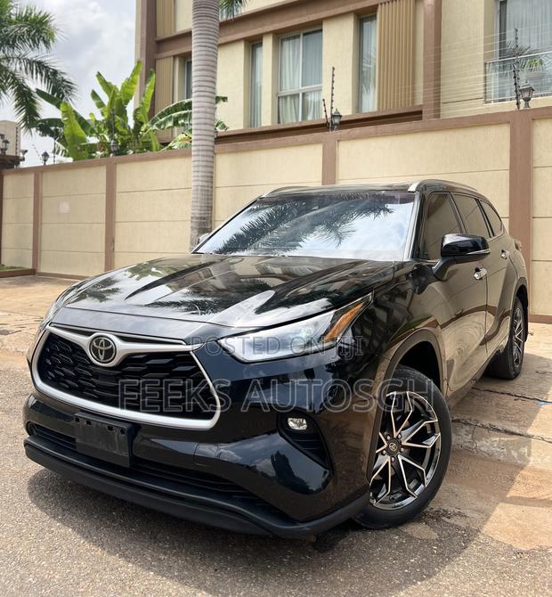 Toyota Highlander XLE 2021 Black