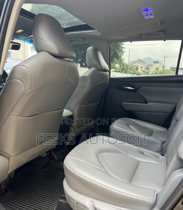 Toyota Highlander XLE 2021 Black