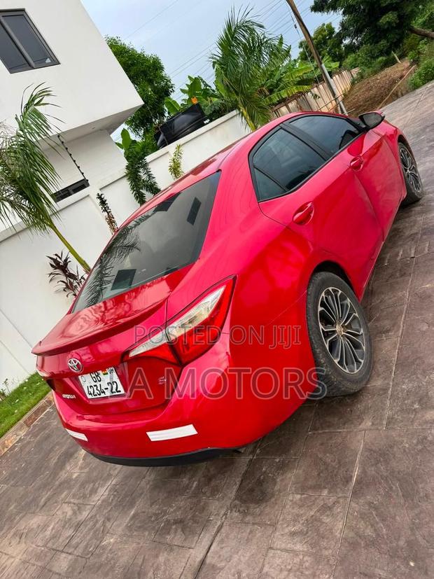 Toyota Corolla 2016 Red