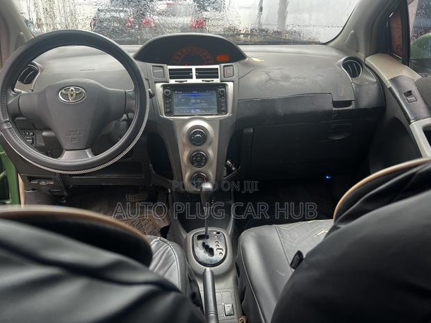 Toyota Vitz 2010 Green