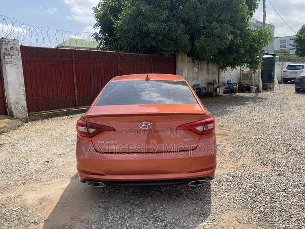 Hyundai Sonata Sport Sedan FWD (2.4L 4cyl 6A) 2016 Orange