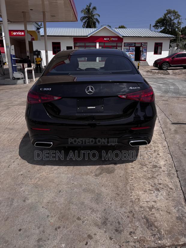 Mercedes-Benz C300 2023 Black