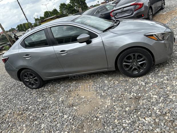 Scion iA 2015 Gray