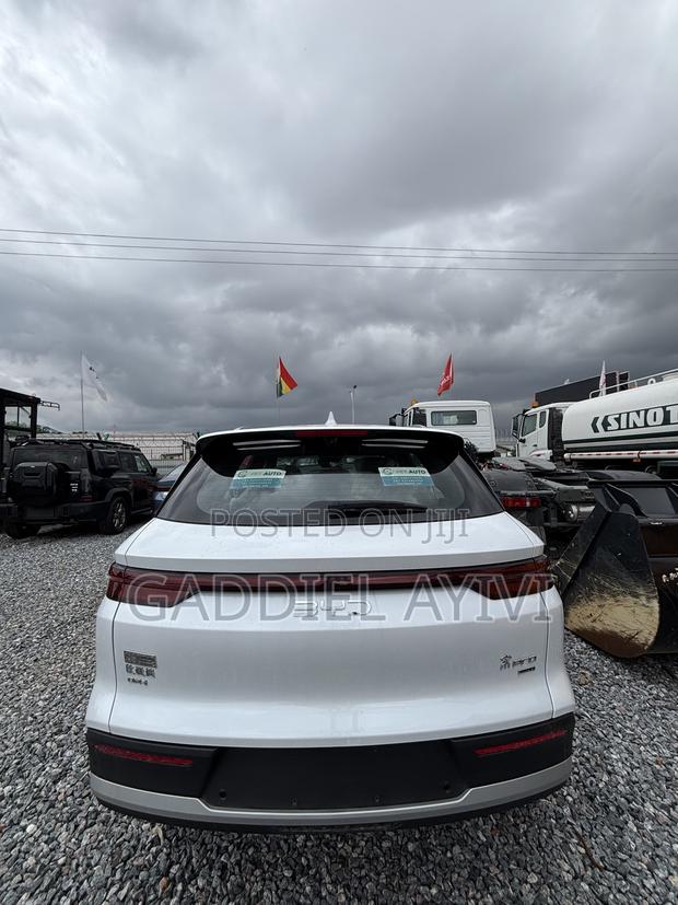 New BYD Song Pro DM-i 2025 White