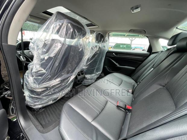 Toyota RAV4 XLE 4dr SUV AWD (2.5L 4cyl 6A) 2018 Black