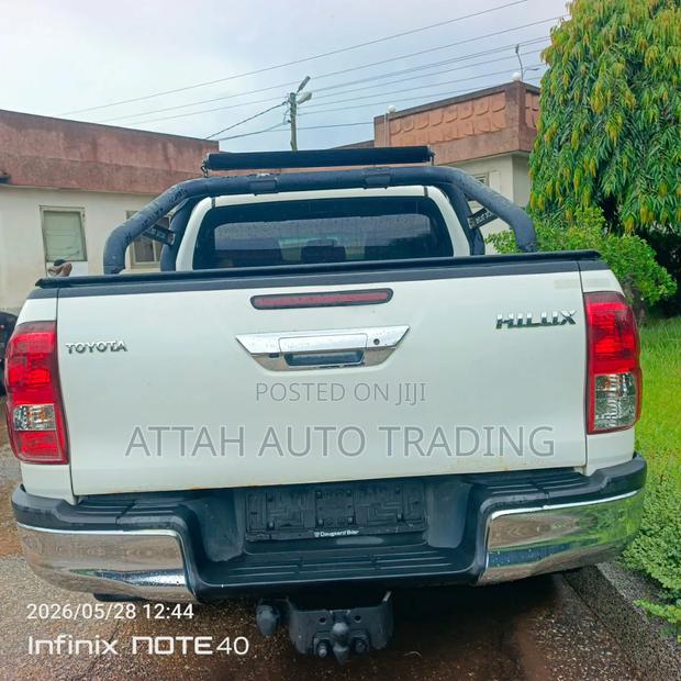 Toyota Hilux 2017 White