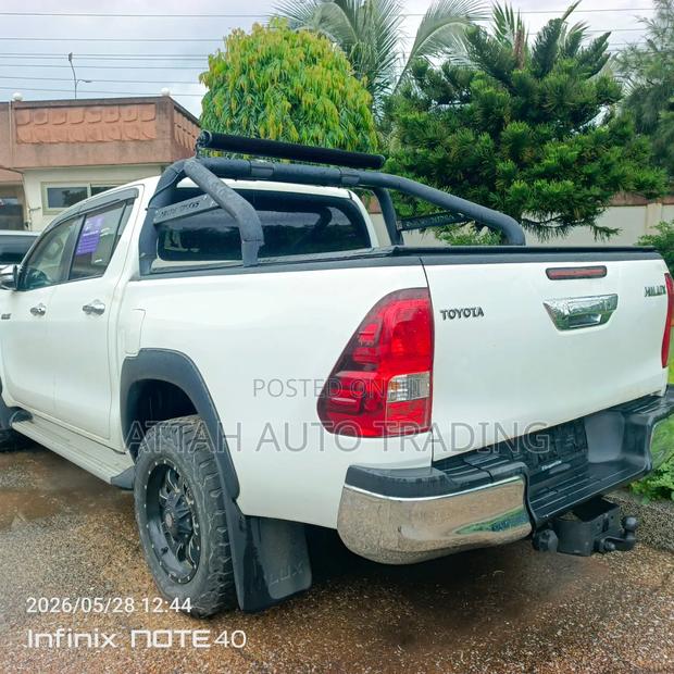 Toyota Hilux 2017 White