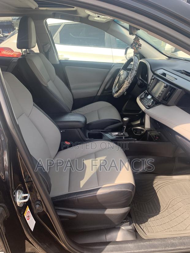Toyota RAV4 Limited 4dr SUV (2.5L 4cyl 6A) 2018 Black