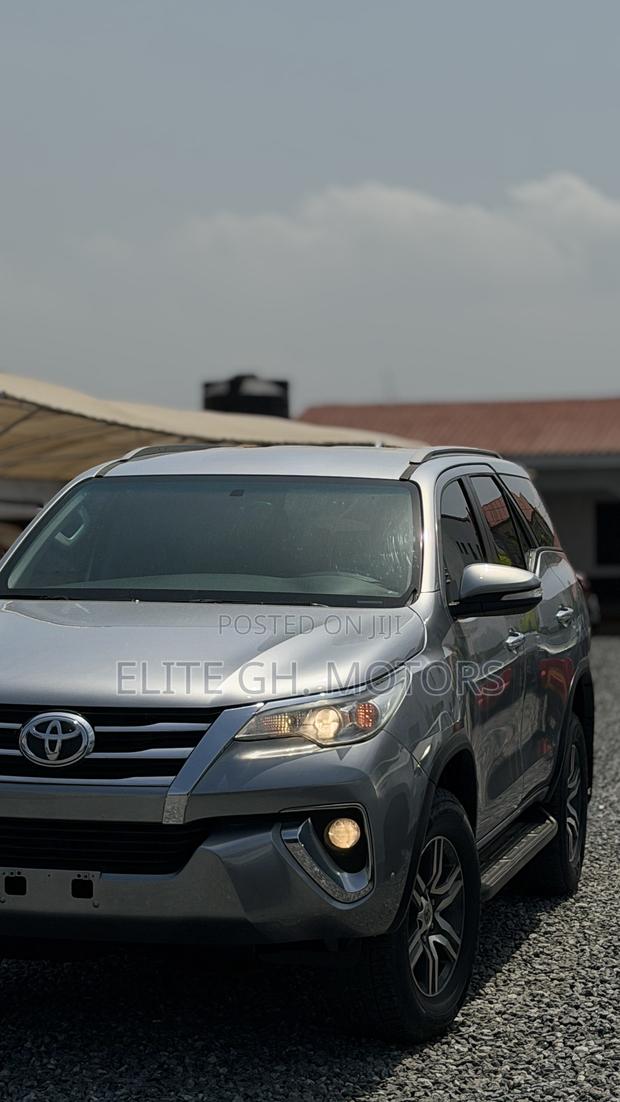 Toyota Fortuner 2.7 AWD 2017 Silver