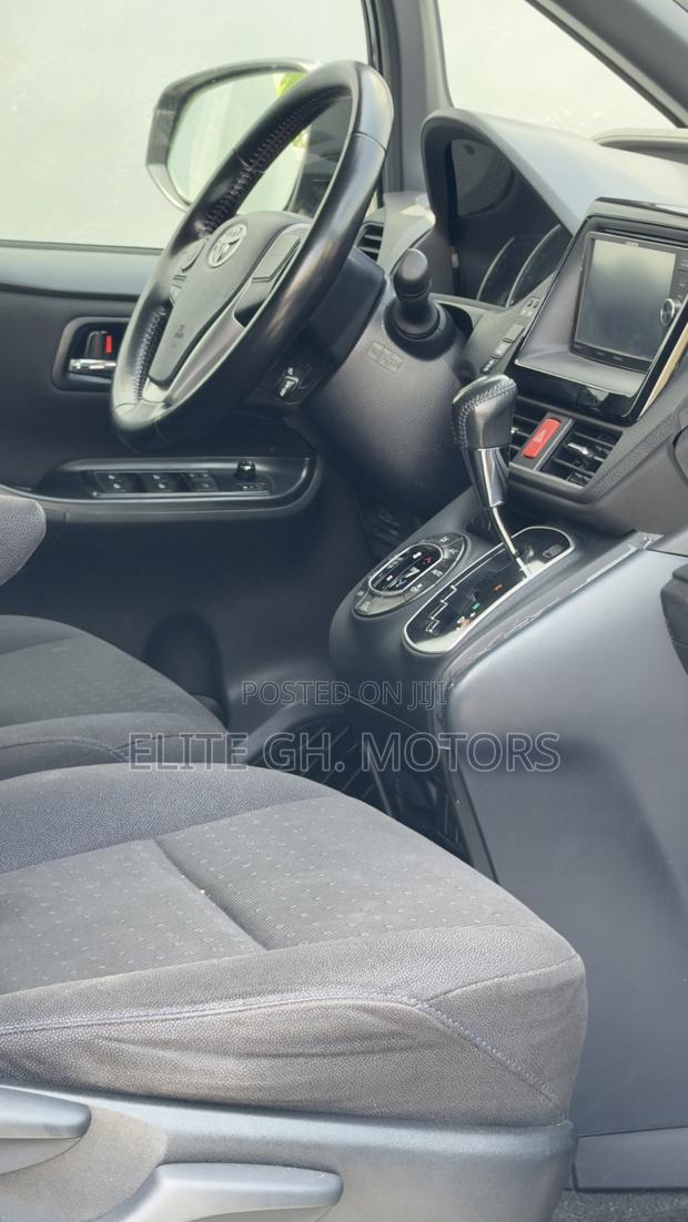 Toyota Voxy 2015 Black