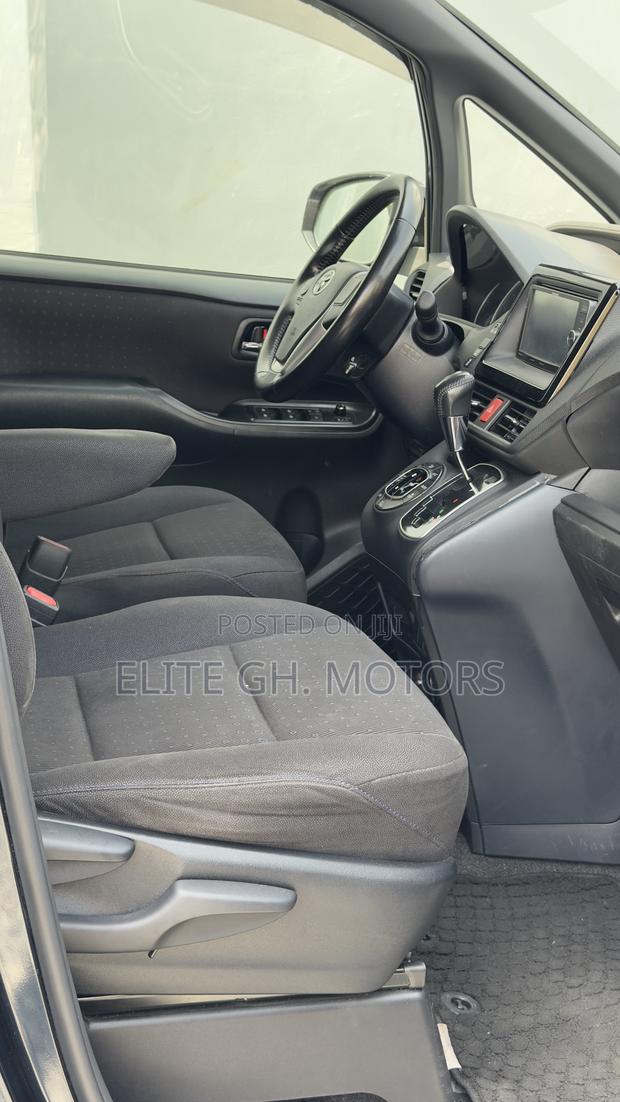 Toyota Voxy 2015 Black