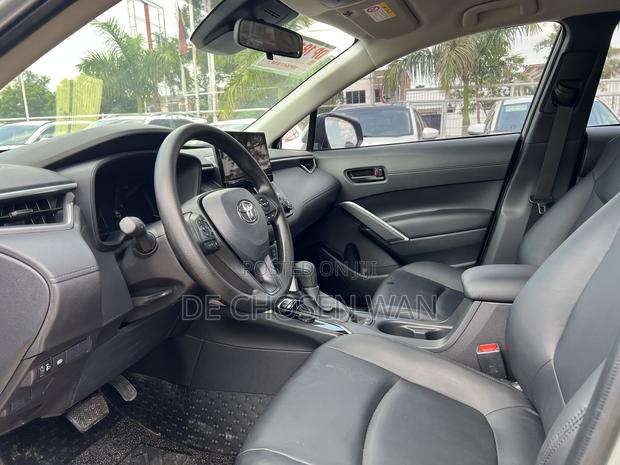 Toyota Corolla Cross LE 2WD 2024 Gray