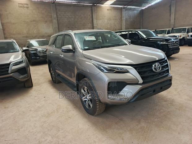New Toyota Fortuner 2025 Pink