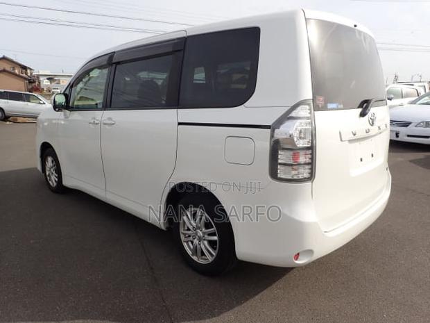 Toyota Voxy 2012 White