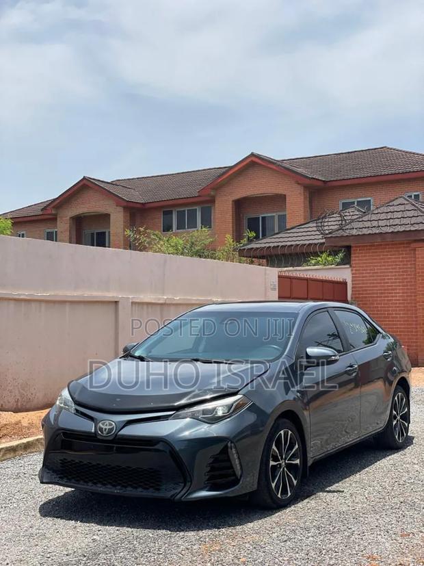 Toyota Corolla SE (1.8L 4cyl 2A) 2018 Gray