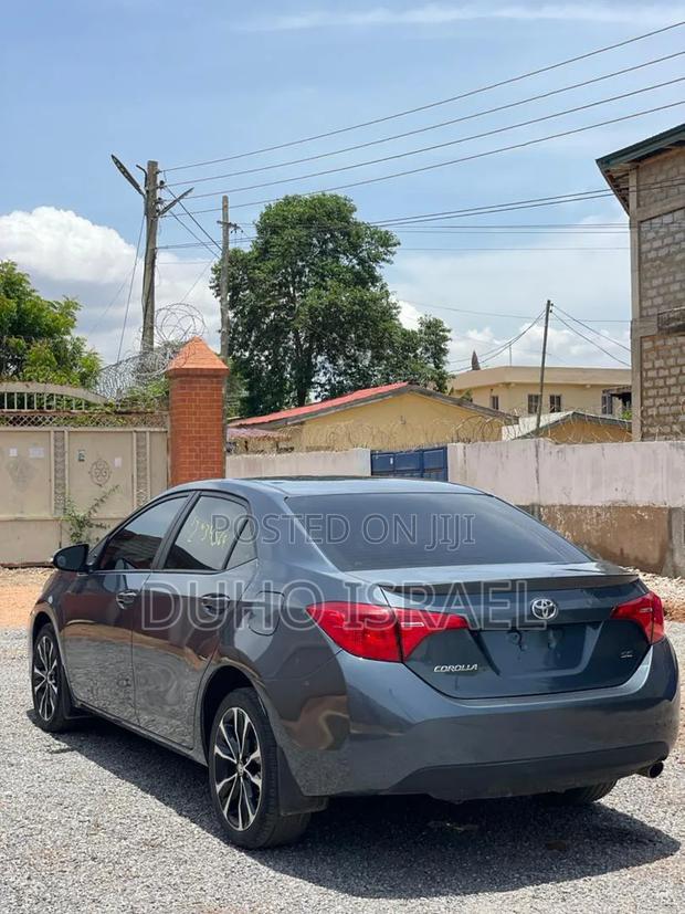 Toyota Corolla SE (1.8L 4cyl 2A) 2018 Gray