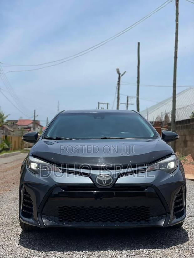 Toyota Corolla SE (1.8L 4cyl 2A) 2018 Gray